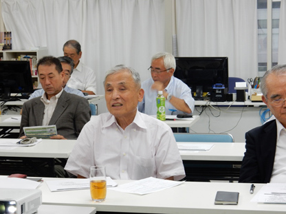 角忠雄評議員